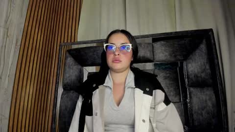 Snapshot of nicehot____ chatting on 11-24-25, 04:01 Luna online show from 11-24-25, 04:01