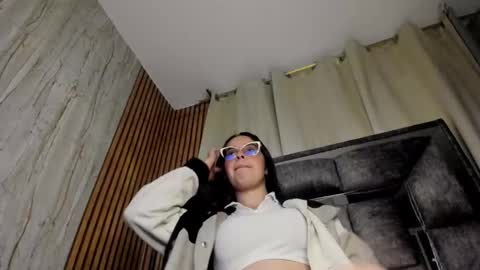 Snapshot of nicehot____ chatting on 11-28-25, 12:57 Luna online show from 11-28-25, 12:57