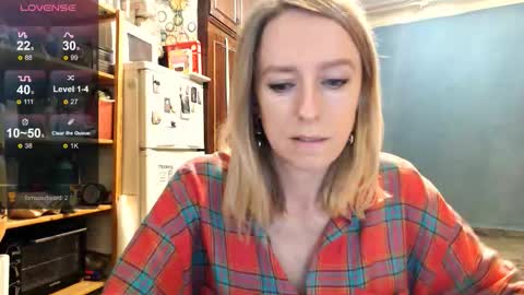 Snapshot of nicekat chatting on 10-12-25, 05:45 Kathrine online show from 10-12-25, 05:45