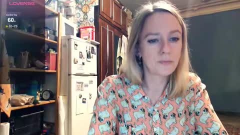 Snapshot of nicekat chatting on 10-14-25, 05:36 Kathrine online show from 10-14-25, 05:36