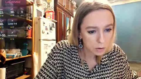 Snapshot of nicekat chatting on 10-24-25, 05:20 Kathrine online show from 10-24-25, 05:20