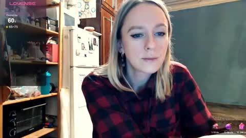 Snapshot of nicekat chatting on 10-31-25, 07:04 Kathrine online show from 10-31-25, 07:04