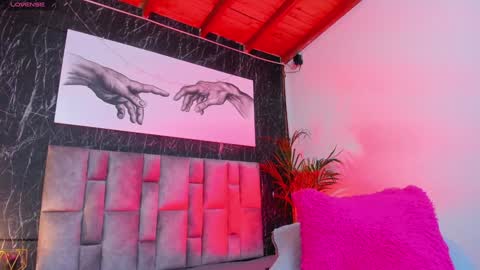 Nicolle  online show from 02-05-25, 03:31