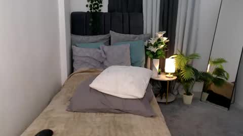 Snapshot of nicenalla chatting on 12-09-24, 10:52 Wens online show from 12-09-24, 10:52