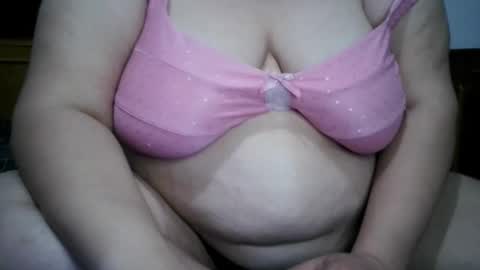 Snapshot of nicholle chatting on 03-28-26, 10:42 Nicholle online show from 03-28-26, 10:42