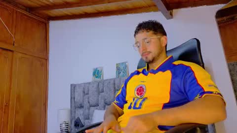 Snapshot of nick_moss_ chatting on 03-10-26, 10:53 nick_moss_ online show from 03-10-26, 10:53