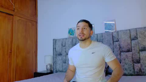 Snapshot of nick_moss_ chatting on 03-11-26, 11:05 nick_moss_ online show from 03-11-26, 11:05