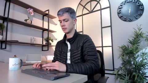 Nick  online show from 10-04-25, 12:14