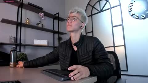 Nick  online show from 11-28-25, 01:25