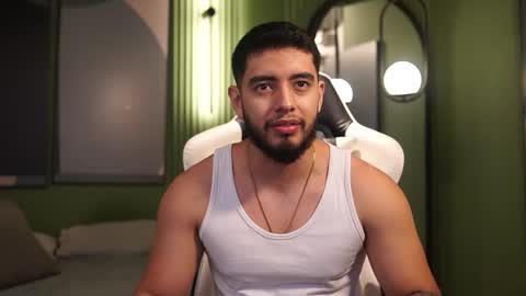 Snapshot of nick_vans chatting on 10-24-25, 12:12 Jhohan online show from 10-24-25, 12:12