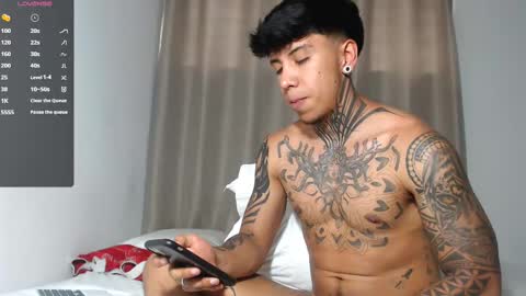 Nickhot0609 online show from 02-26-25, 08:44