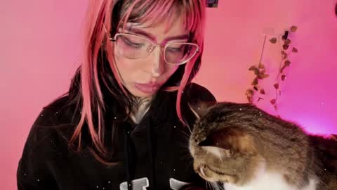   Help me reach 100 thumbs up online show from 02-01-25, 04:14