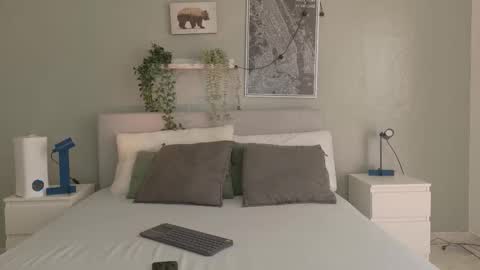 NICKI FOX  online show from 12-01-25, 07:30