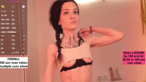 Karolina online show from 10-29-25, 10:39