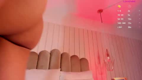 nickiwestt___ online show from 05-29-26, 07:34
