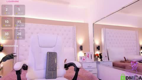 Snapshot of nickky_thompson chatting on 11-19-25, 01:55 nickky online show from 11-19-25, 01:55