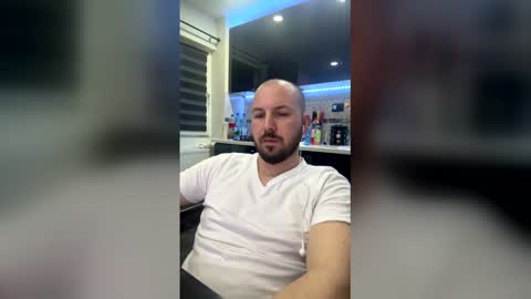 Snapshot of nickolas22 chatting on 02-16-26, 01:46 Julian online show from 02-16-26, 01:46