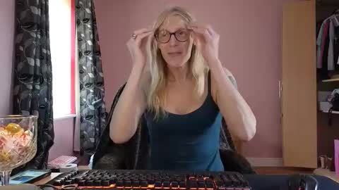 nicktuuk online show from 04-16-26, 04:30