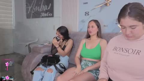 Snapshot of nicky_as chatting on 11-06-25, 01:45 nicky_as online show from 11-06-25, 01:45