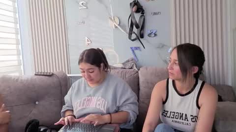 Snapshot of nicky_as chatting on 11-27-25, 01:35 nicky_as online show from 11-27-25, 01:35