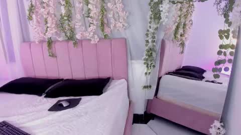 nicky_bonny18 online show from 02-16-26, 12:23