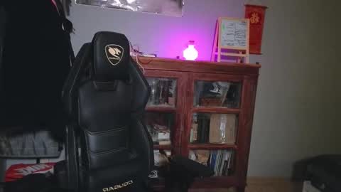 Nicki  Danny online show from 12-22-25, 06:10