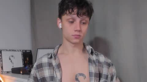 Snapshot of nicky_neal chatting on 12-06-24, 01:40 Nicky Neal online show from 12-06-24, 01:40