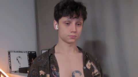 Snapshot of nicky_neal chatting on 12-09-24, 01:07 Nicky Neal online show from 12-09-24, 01:07