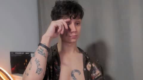 Snapshot of nicky_neal chatting on 12-10-24, 12:50 Nicky Neal online show from 12-10-24, 12:50