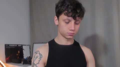 Snapshot of nicky_neal chatting on 12-12-24, 12:38 Nicky Neal online show from 12-12-24, 12:38