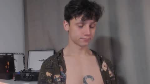 Snapshot of nicky_neal chatting on 12-14-24, 01:17 Nicky Neal online show from 12-14-24, 01:17