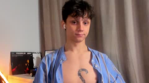 Snapshot of nicky_neal chatting on 12-20-24, 12:52 Nicky Neal online show from 12-20-24, 12:52