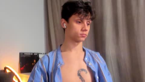 Snapshot of nicky_neal chatting on 12-20-24, 03:58 Nicky Neal online show from 12-20-24, 03:58