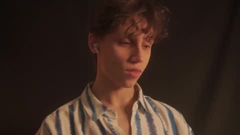 Snapshot of nicky_neal chatting on 02-14-25, 01:34 Nicky Neal online show from 02-14-25, 01:34