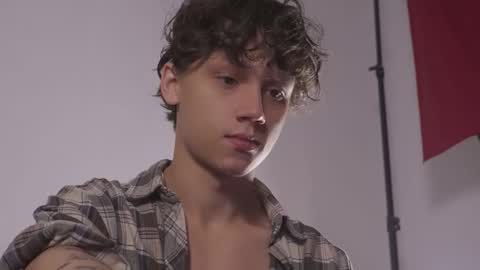 Snapshot of nicky_neal chatting on 09-20-25, 11:00 Nicky Neal online show from 09-20-25, 11:00