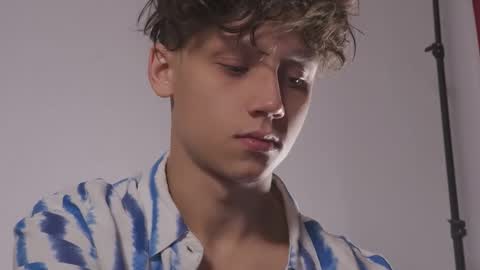 Snapshot of nicky_neal chatting on 09-27-25, 01:49 Nicky Neal online show from 09-27-25, 01:49