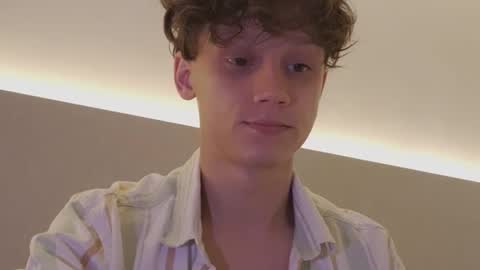 Snapshot of nicky_neal chatting on 10-17-25, 12:47 Nicky Neal online show from 10-17-25, 12:47