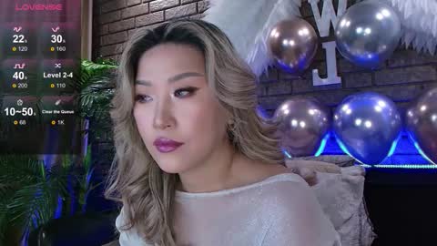 Snapshot of nicky_owl chatting on 12-01-25, 09:58 Today is my 41st birthday And in 2 hours Im waiting for you on the stream Stock up on tokens and a good mood Nicky online show from 12-01-25, 09:58