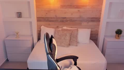 Nicky  online show from 10-01-25, 03:01