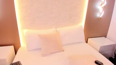 Nicky  online show from 12-23-25, 02:31