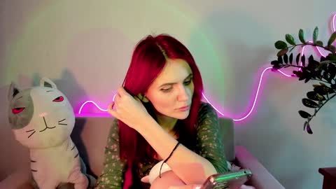 Snapshot of nicky_weekends chatting on 12-13-24, 08:20 Nicky Weekends online show from 12-13-24, 08:20