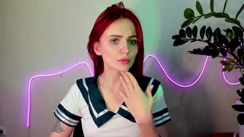 Snapshot of nicky_weekends chatting on 12-18-24, 11:56 Nicky Weekends online show from 12-18-24, 11:56