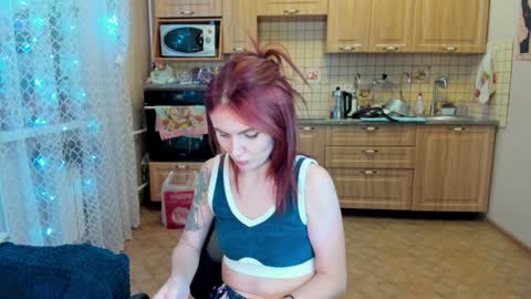 Snapshot of nicky_weekends chatting on 12-24-24, 12:11 Nicky Weekends online show from 12-24-24, 12:11