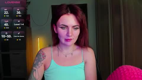 Snapshot of nicky_weekends chatting on 09-20-25, 01:28 Nicky Weekends online show from 09-20-25, 01:28