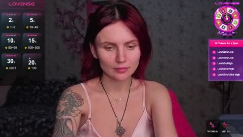 Snapshot of nicky_weekends chatting on 11-26-25, 12:00 Nicky Weekends online show from 11-26-25, 12:00