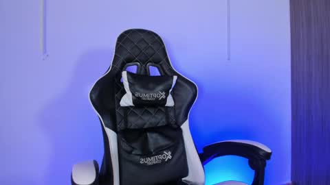 Nicky  online show from 09-25-25, 03:27