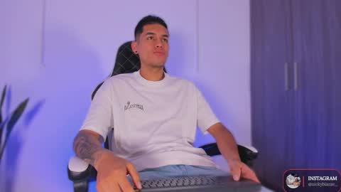 Nicky  online show from 10-20-25, 11:54