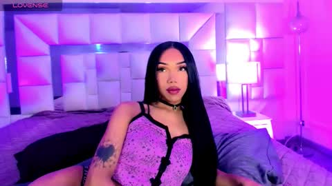 Snapshot of nickynoa chatting on 12-02-25, 04:40 Nicky online show from 12-02-25, 04:40