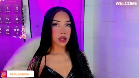 Snapshot of nickynoa chatting on 12-15-25, 01:21 Nicky online show from 12-15-25, 01:21