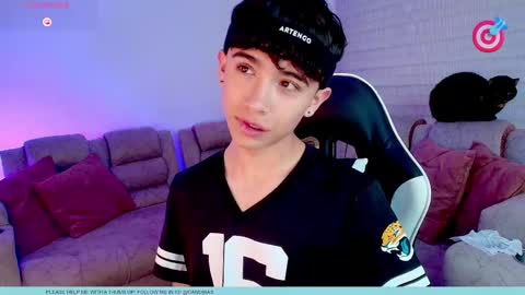 Snapshot of nico_cruz chatting on 01-06-26, 10:12 nico online show from 01-06-26, 10:12